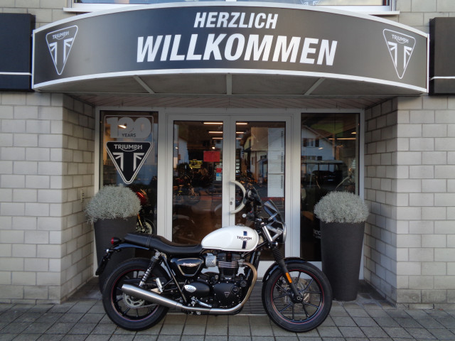 TRIUMPH Street Twin 900 Retro Used