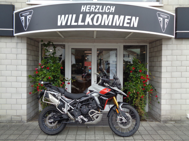 TRIUMPH Tiger 900 Rally Pro Enduro Demo vehicle