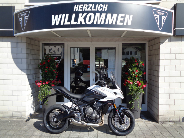 TRIUMPH Daytona 660 Sport Moto neuve