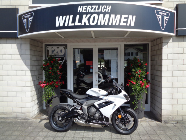 TRIUMPH Daytona 660 Sport Vorführfahrzeug