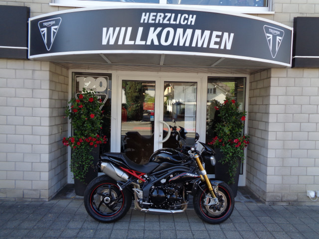 TRIUMPH Speed Triple 1050 R Naked Occasion