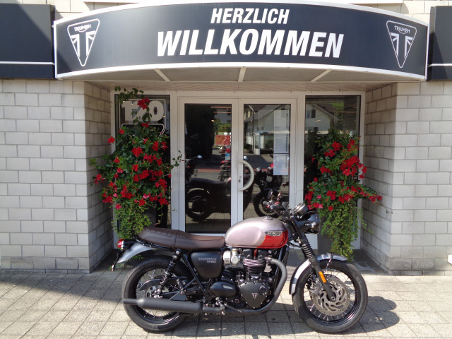 TRIUMPH Bonneville T120 Black Retro Occasion