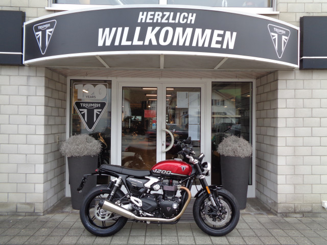 TRIUMPH Speed Twin 1200 Retro Neufahrzeug