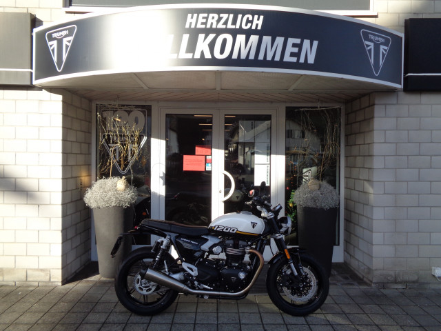 TRIUMPH Speed Twin 1200 Retro Neufahrzeug