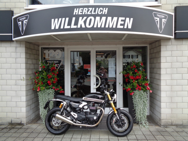 TRIUMPH Speed Twin 1200 RS Retro Neufahrzeug