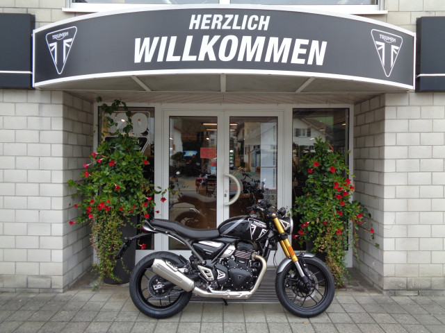 TRIUMPH Speed 400 Retro Neufahrzeug TRIUMPH Speed 400 Retro Neufahrzeug