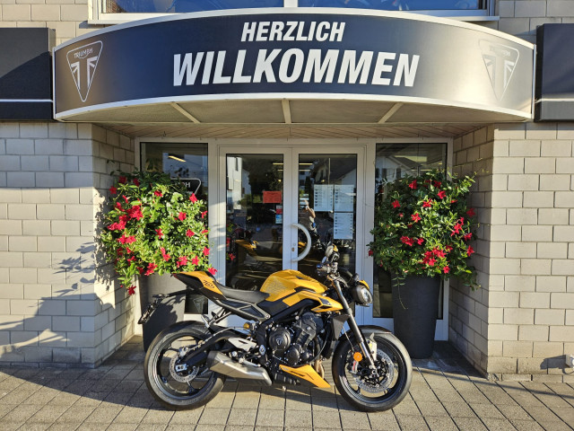 TRIUMPH Street Triple 765 RS Naked Neufahrzeug TRIUMPH Street Triple 765 RS Naked Neufahrzeug