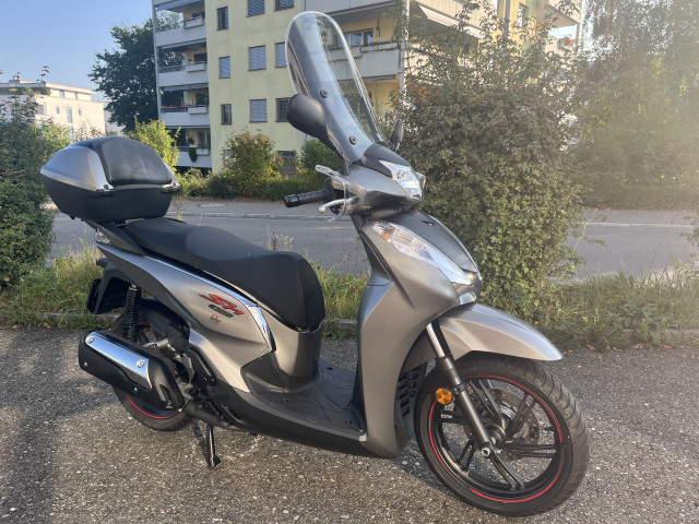 HONDA SH 300 Sporty Scooter Used