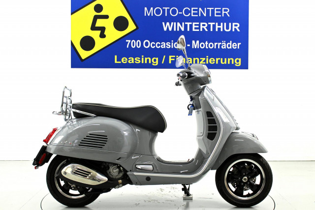 PIAGGIO Vespa GTS 300 HPE Scooter Usato