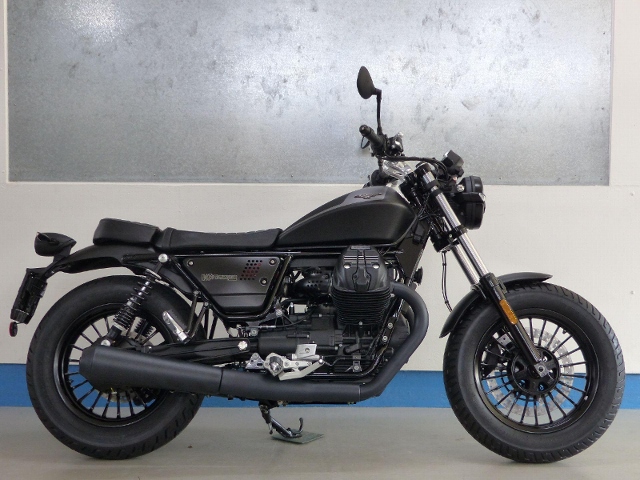 MOTO GUZZI V9 Bobber Retro Moto nuova