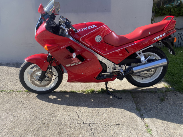 HONDA VFR 750 F Sport Used