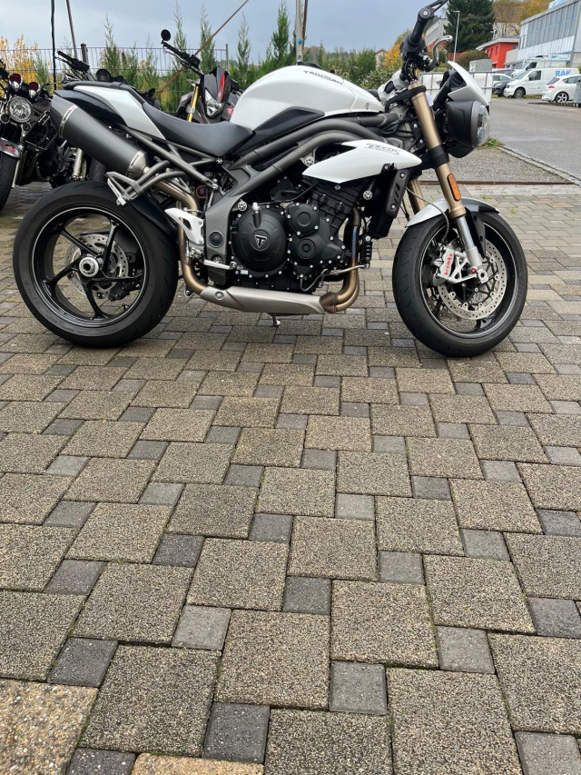 TRIUMPH Speed Triple 1050 S Naked Occasion TRIUMPH Speed Triple 1050 S Naked Occasion