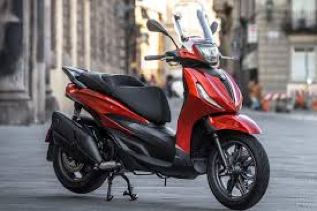 PIAGGIO Beverly 400 HPE Sport Scooter Usato