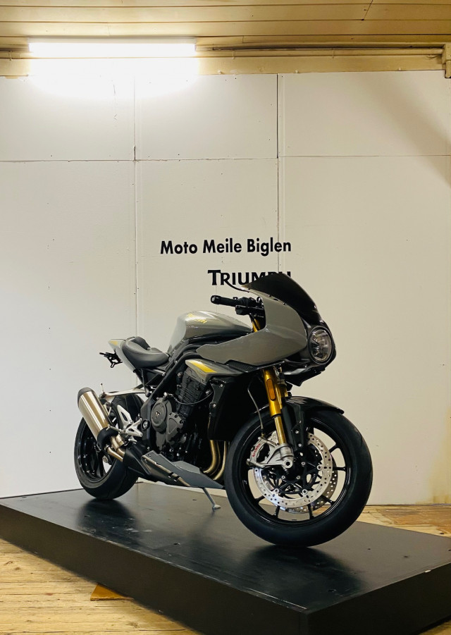 TRIUMPH Speed Triple 1200 RR Sport Registrazione di un giorno