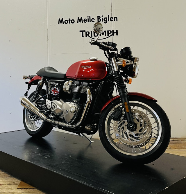 TRIUMPH Thruxton 1200 Retro Immatriculation d’un jour