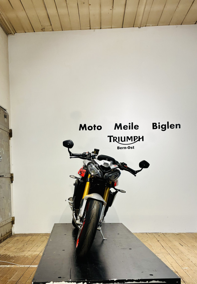 TRIUMPH Street Triple 765 RX Naked Tageseinlösung TRIUMPH Street Triple 765 RX Naked Tageseinlösung