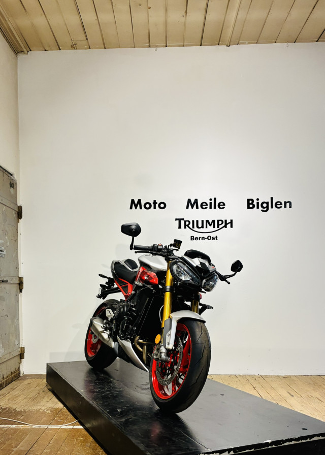 TRIUMPH Street Triple 765 RX Naked Tageseinlösung TRIUMPH Street Triple 765 RX Naked Tageseinlösung