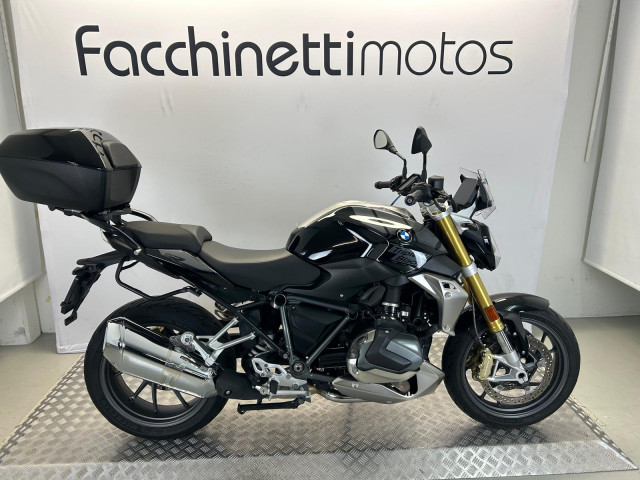 BMW R 1250 R Triple Black Naked Vorführfahrzeug