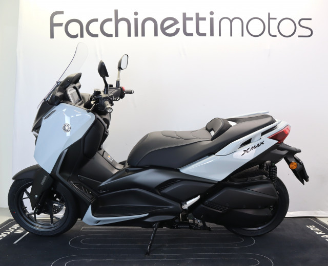 YAMAHA X-Max 300 Tech Max+ Roller Neufahrzeug YAMAHA X-Max 300 Tech Max+ Roller Neufahrzeug