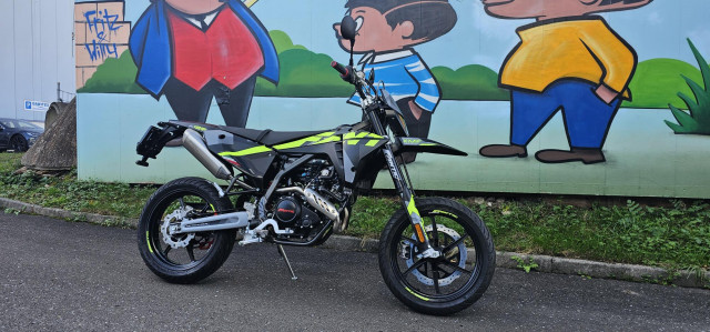 FANTIC MOTOR XMF 125 Supermoto Neufahrzeug FANTIC MOTOR XMF 125 Supermoto Neufahrzeug