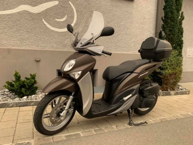 YAMAHA Xenter 125 ABS Scooter Usato