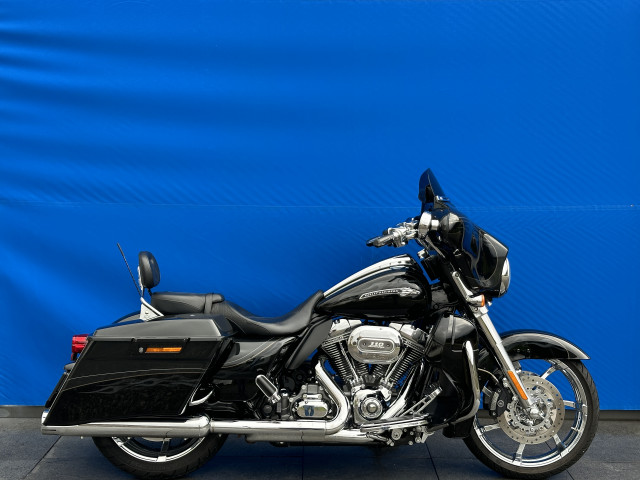 HARLEY-DAVIDSON FLHXSE 1801 CVO Street Glide Touring Occasion