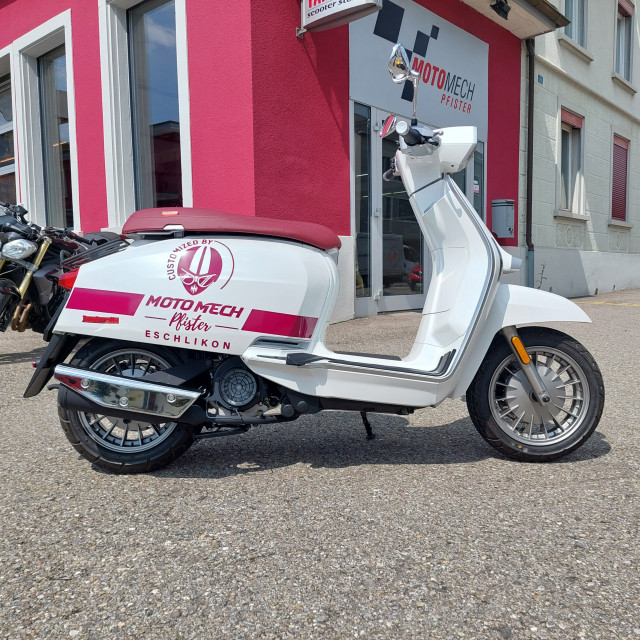 LAMBRETTA V125 Special Roller Vorführfahrzeug