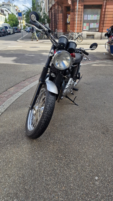 TRIUMPH Bonneville 900 Retro Usato