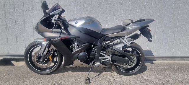 YAMAHA R1 Sport Used