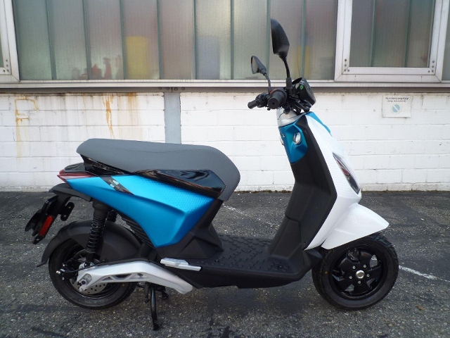 PIAGGIO 1 Active Scooter Moto nuova