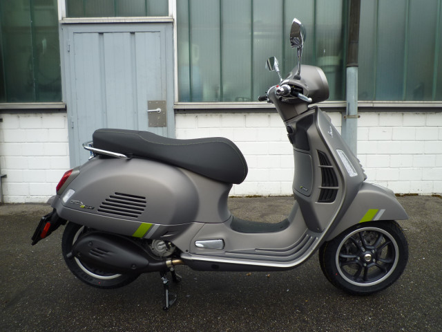 PIAGGIO Vespa GTS 125 Roller Neufahrzeug