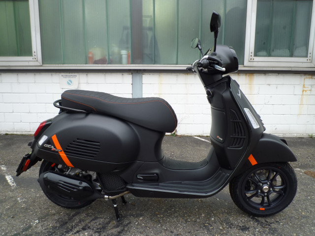 PIAGGIO Vespa GTS 125 Super Sport Scooter Modello dimostrativo