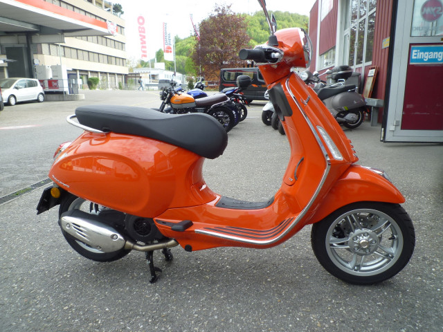PIAGGIO Vespa Primavera 125 Roller Neufahrzeug PIAGGIO Vespa Primavera 125 Roller Neufahrzeug