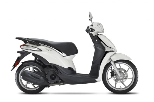 PIAGGIO Liberty 125 Scooter Moto neuve