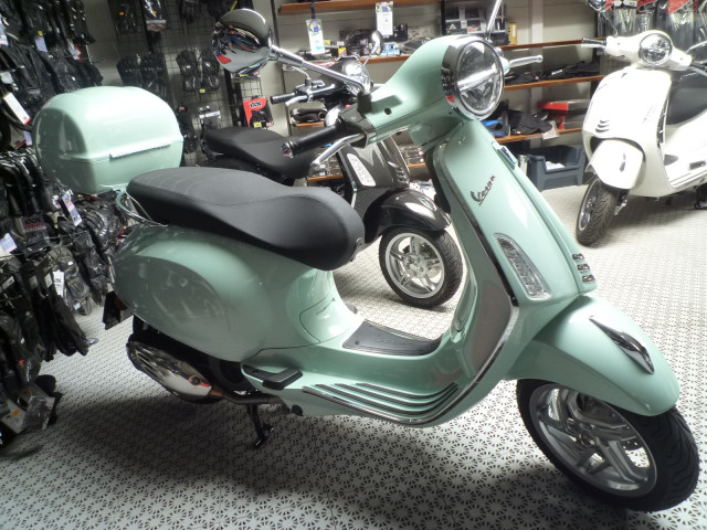 PIAGGIO Vespa Primavera 125 Roller Neufahrzeug PIAGGIO Vespa Primavera 125 Roller Neufahrzeug