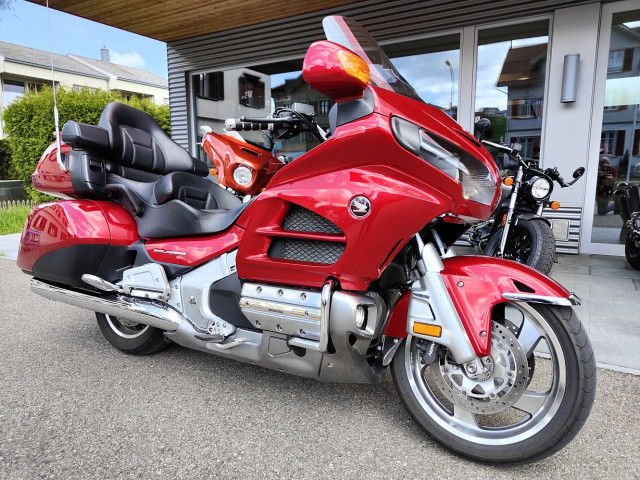 HONDA GL 1800 Gold Wing Deluxe Touring Occasion