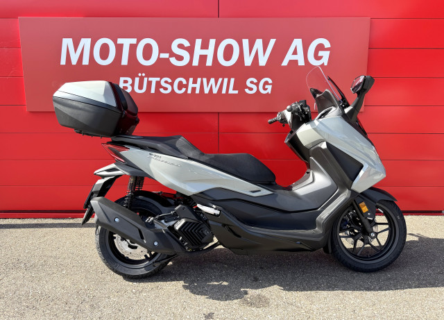 HONDA NSS 125 Forza Smart Top Box Roller Neufahrzeug