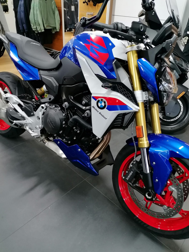 BMW F 900 R Sport Naked Registrazione di un giorno