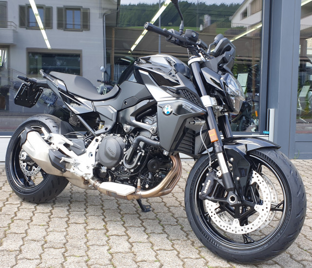 BMW F 900 R A2 Triple Black Naked Immatriculation d’un jour