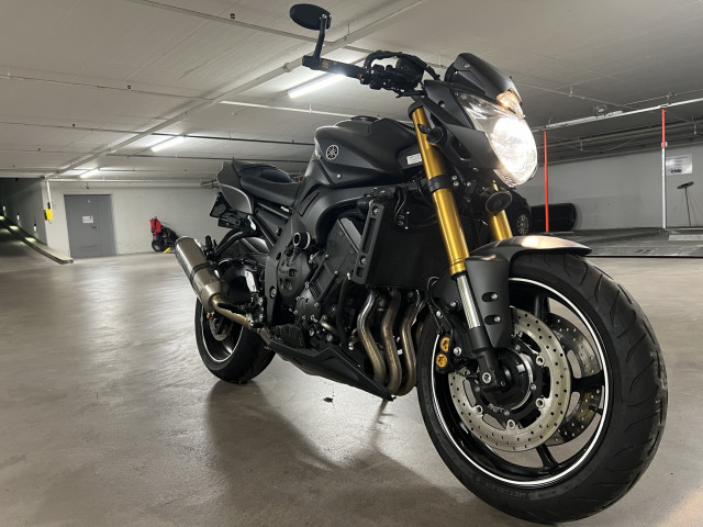 YAMAHA FZ 8 N Naked Occasion