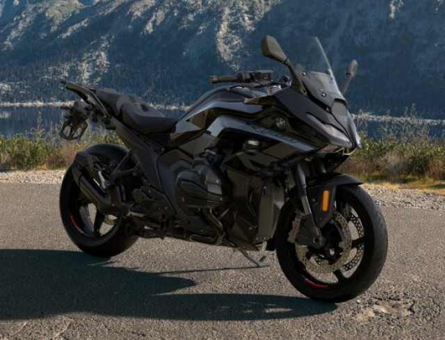 BMW R 1300 RS Triple Black Touring Tageseinlösung