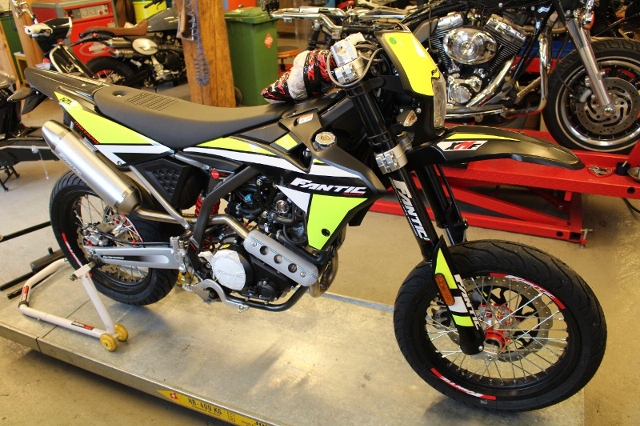 FANTIC MOTOR XMF 125 Supermoto Neufahrzeug