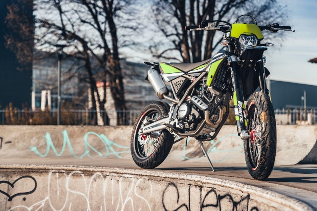 FANTIC MOTOR XMF 125 Supermoto Moto nuova