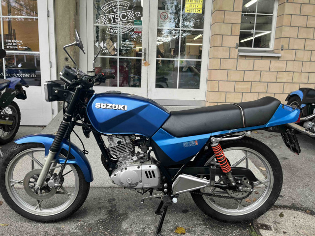 SUZUKI GN 125 NF 41 B Touring Usato