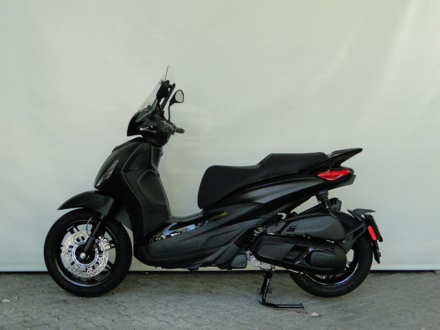 PIAGGIO Beverly 400 HPE Deep Black Scooter Moto nuova