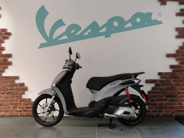 PIAGGIO Liberty 125 Sport Scooter Moto neuve