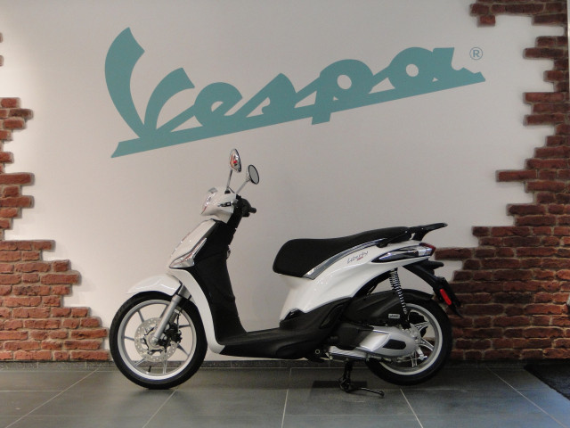 PIAGGIO Liberty 125 Roller Neufahrzeug