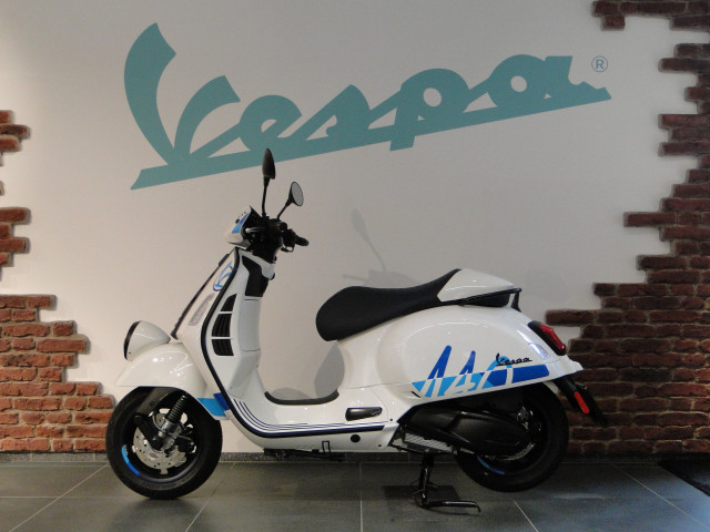 PIAGGIO Vespa GTV 300 HPE 140th of Piaggio Roller Tageseinlösung