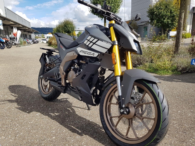 MONDIAL Naked Naked Demo vehicle