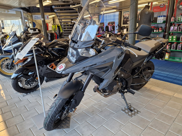 SUZUKI DL 1050 A V-Strom Enduro Demo vehicle